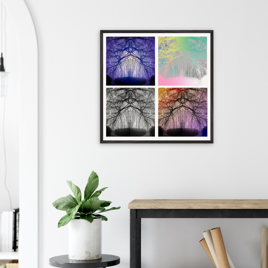 Gerahmtes Fine-Art-Kunstwerk mit surrealer Farbkomposition als moderne Wandkunst in heller Wohnszene.